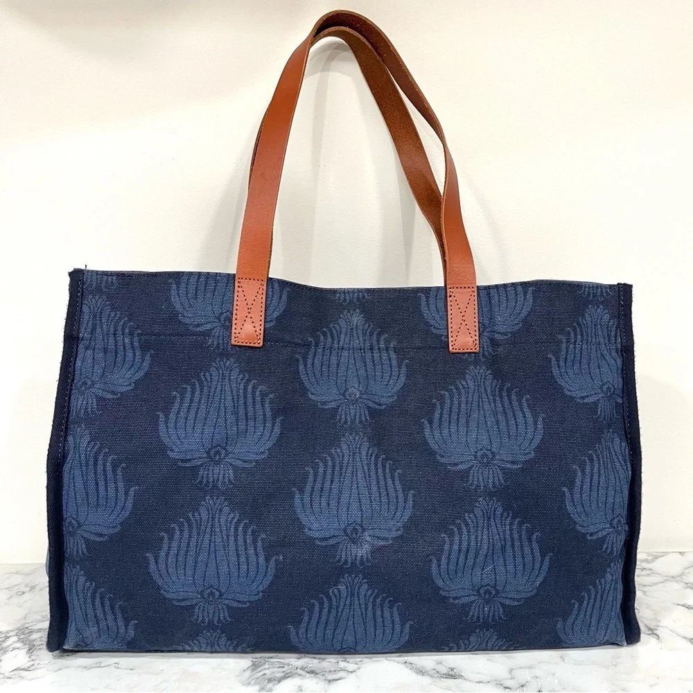 Pottery Barn Kids preppy canvas diaper tote navy blue leather straps initial 